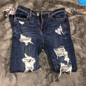 Brand new American Eagle skinny jeans size 2!